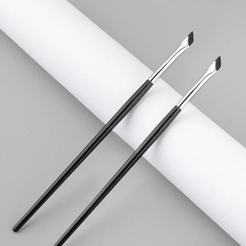 Elevate Your Eyeliner Game with the Ultra Thin Blade Eyeliner Brush - Perfect for Precise Detailing and Flawless Brows