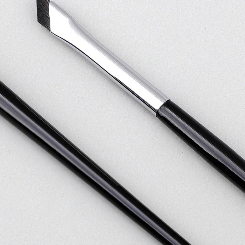 Elevate Your Eyeliner Game with the Ultra Thin Blade Eyeliner Brush - Perfect for Precise Detailing and Flawless Brows