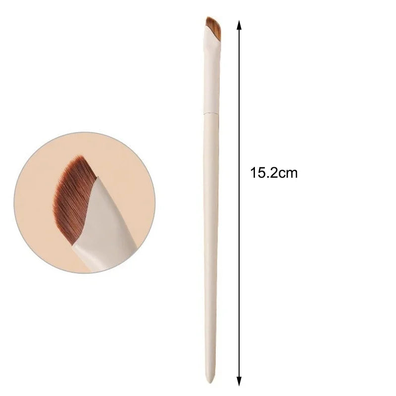 Elevate Your Eyeliner Game with the Ultra Thin Blade Eyeliner Brush - Perfect for Precise Detailing and Flawless Brows